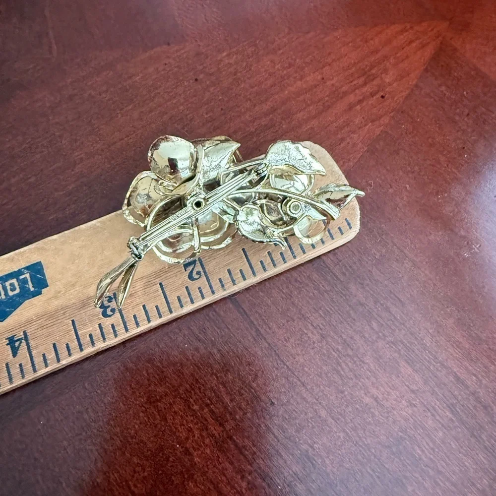 Vintage Gold Tone Brooch